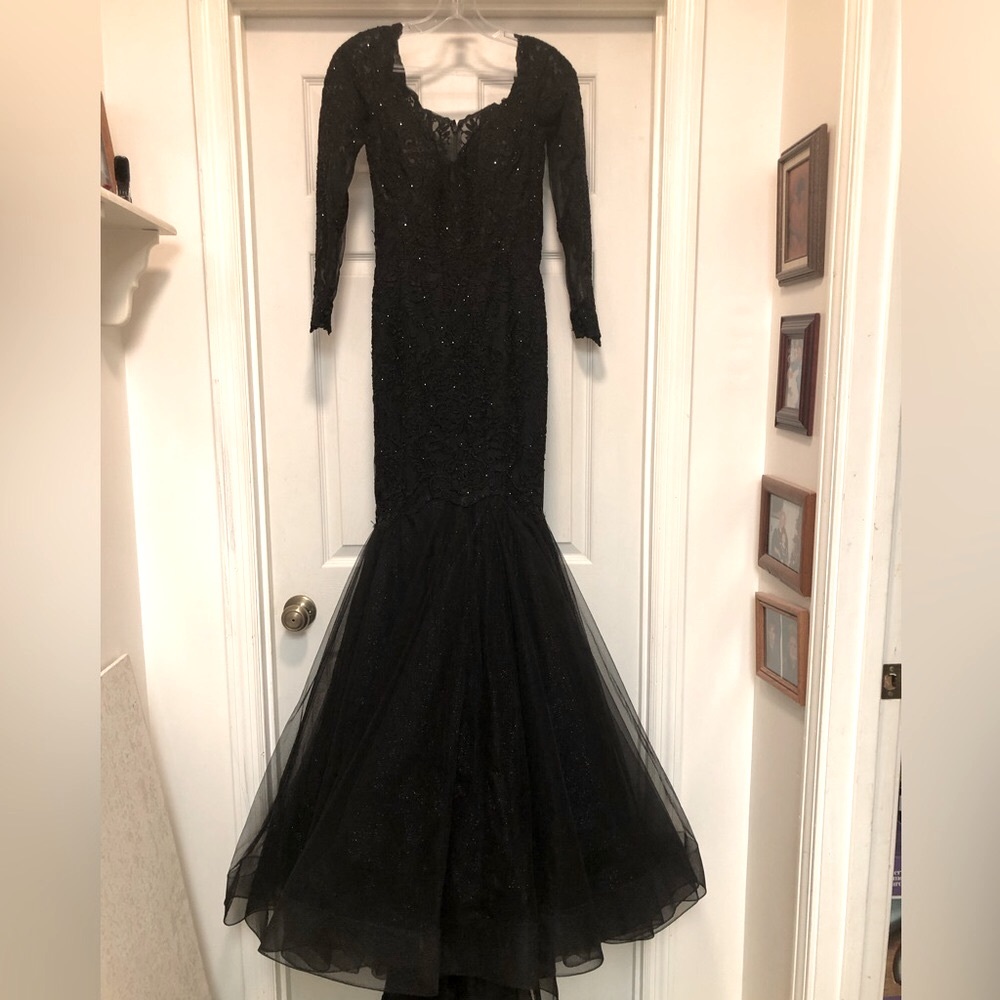 🆕 Mermaid style, off shoulder long sleeve💋size 6 💋Morlilee Madeleine Gardener